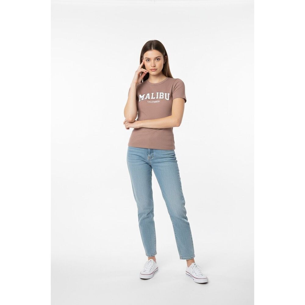 Social scene, Malibu, California crop T-shirt